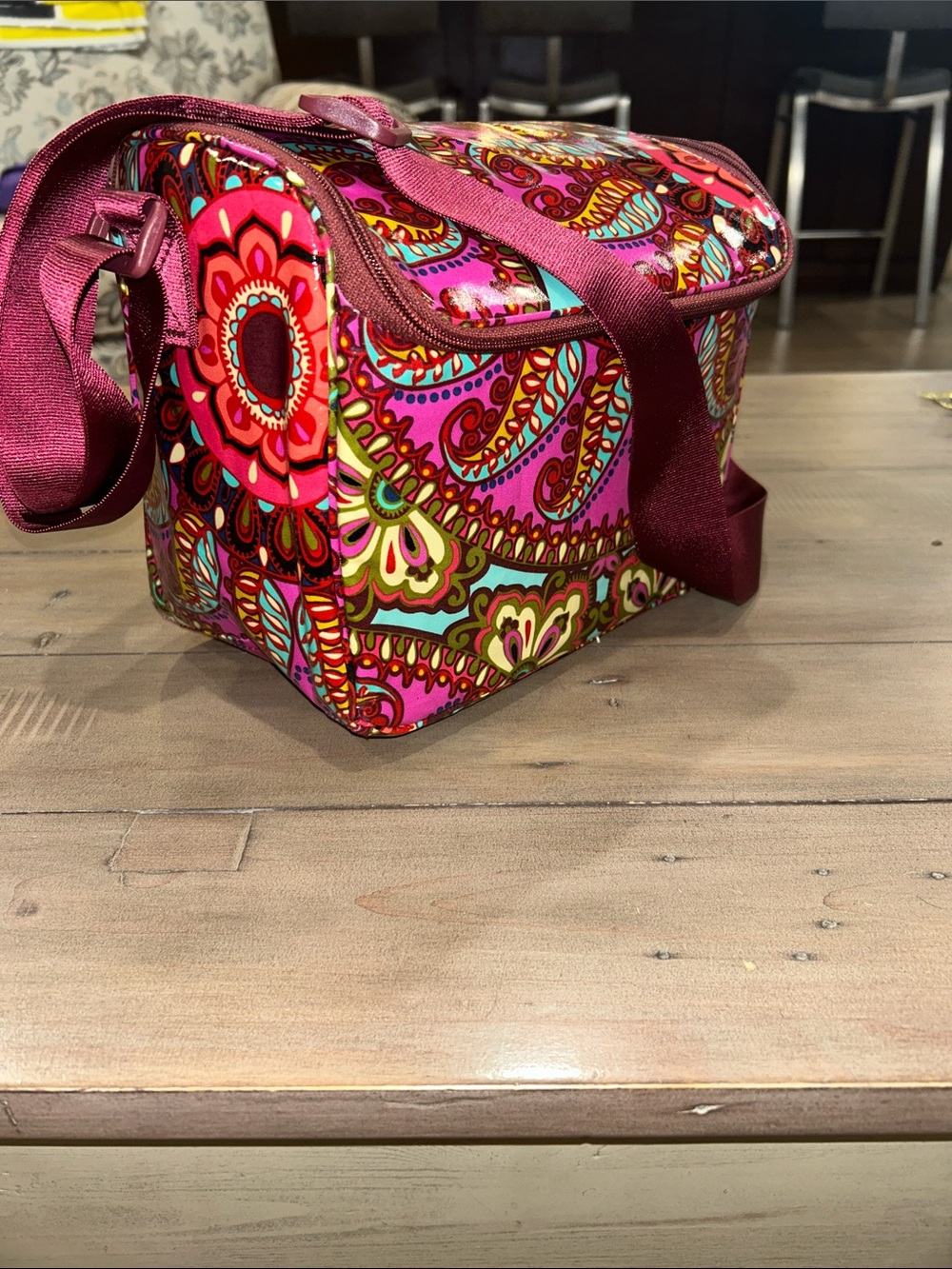 Vera Bradley Resort Medallion Stay Cooler Insulated Bag
